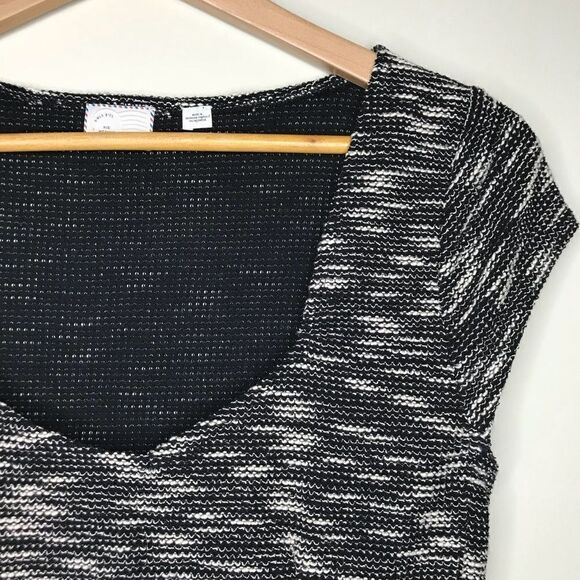 Postmark Medium Anthro Grey Sweater - Picture 2 of 8